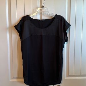 CLOSET CLOSING MONDAY 9/30. Express black blouse